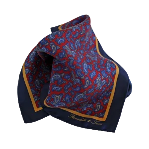 pochette seta paisly piegata morbidamente