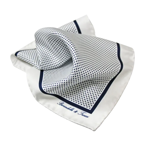 Pochette da taschino uomo in seta twill con fantasia pois bianca e blu navy