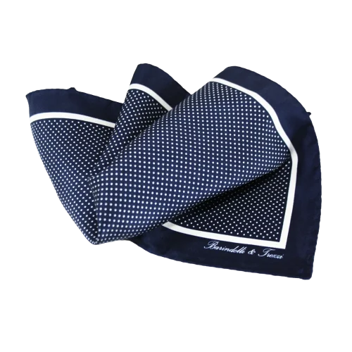 Pochette da taschino uomo in seta twill blu navy con micro fantasia pois bianca