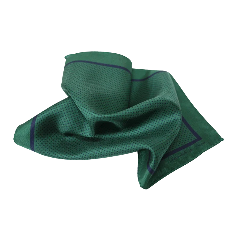 Pochette da taschino uomo in seta twill verde e blu navy con micro fantasia pois