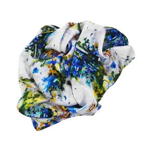 sciarpa pennellate astratte blu turchese verde giallo fondo bianco