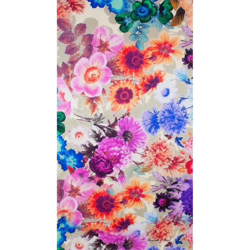 sciarpa fiori fotografici distesa