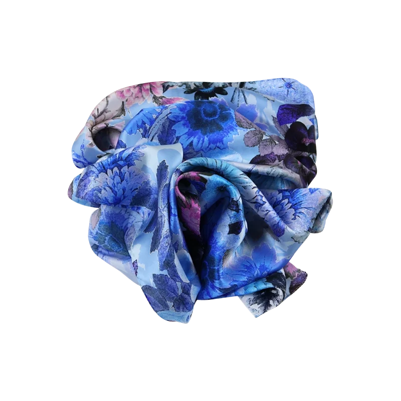 sciarpa seta donna fiori anemoni e peonie blu appoggiata